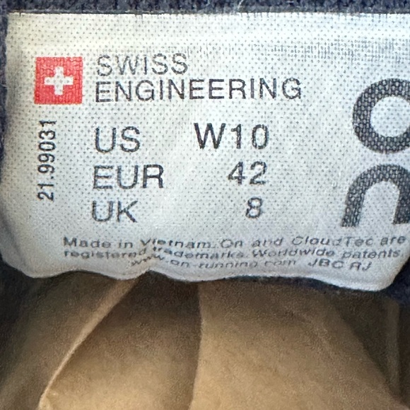 women's On Cloudflyer running - 'Lavender /Meadow' size 10 (21.99031) - Picture 10 of 10